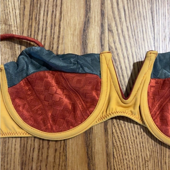 Bikini Set - Picture 3 of 7